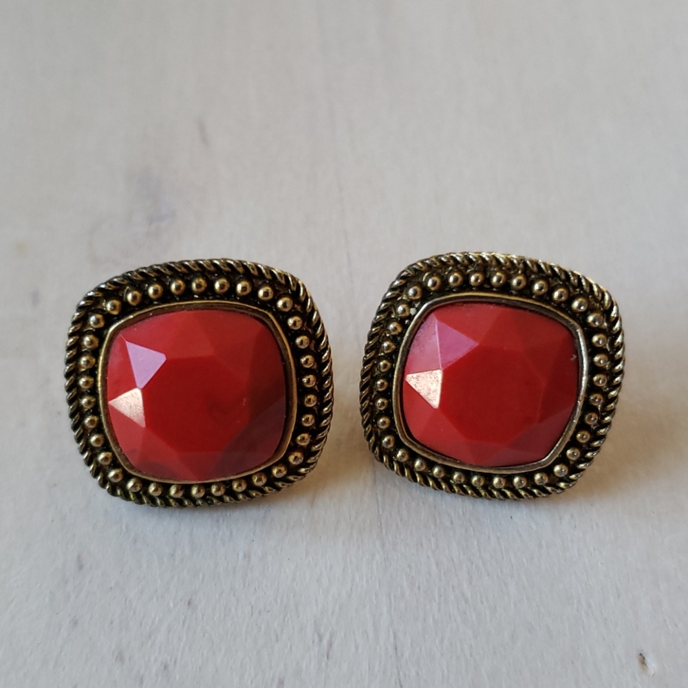 Clip on earings